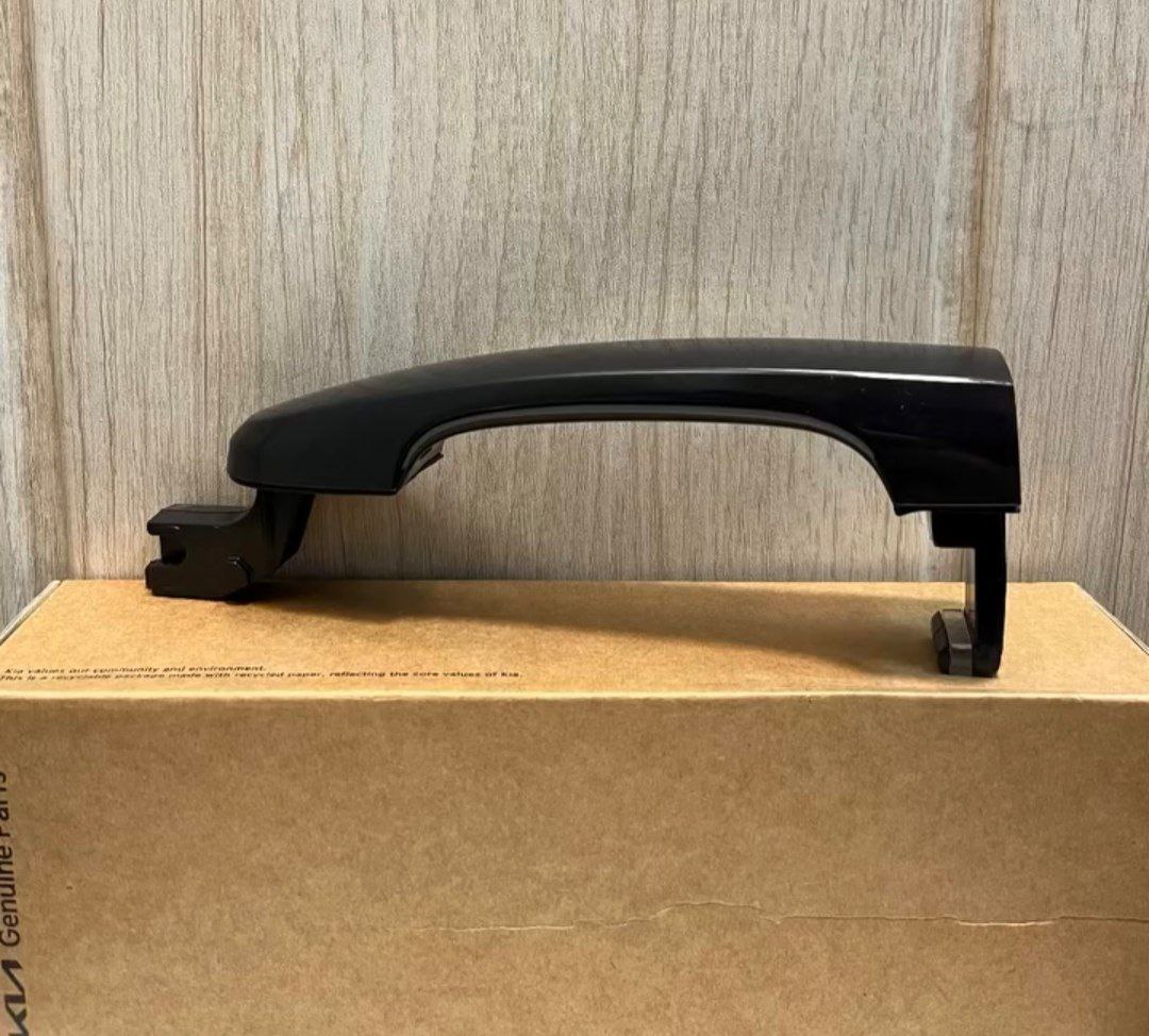 دستگیره بیرونی عقب سمت راننده کیا اسپرتیج 2010 با برند : اصلی جنیون پارت با کدفنی : 83651 1F010